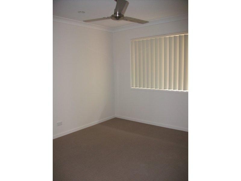 27 Winchester Cres, Pimpama QLD 4209