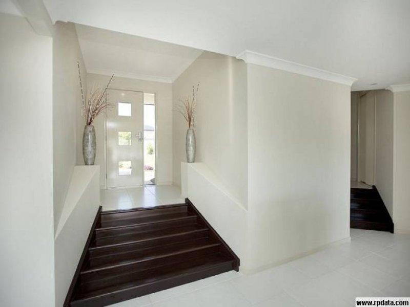 1 Wunburra   Cir, Pacific Pines QLD 4211