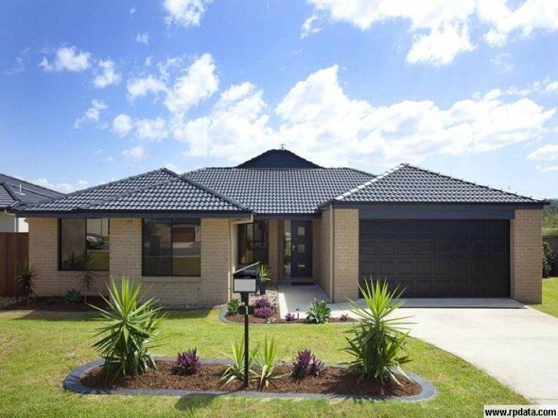 1 Wunburra   Cir, Pacific Pines QLD 4211