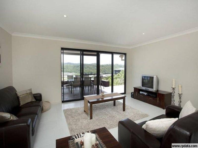 1 Wunburra   Cir, Pacific Pines QLD 4211