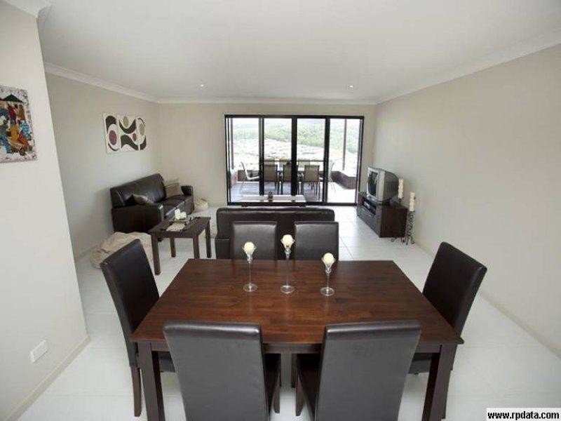 1 Wunburra   Cir, Pacific Pines QLD 4211