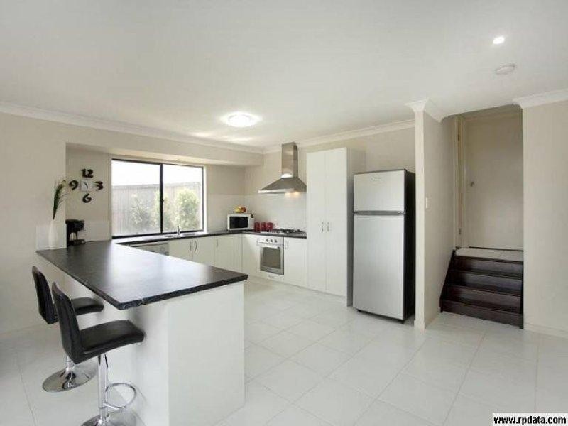 1 Wunburra   Cir, Pacific Pines QLD 4211