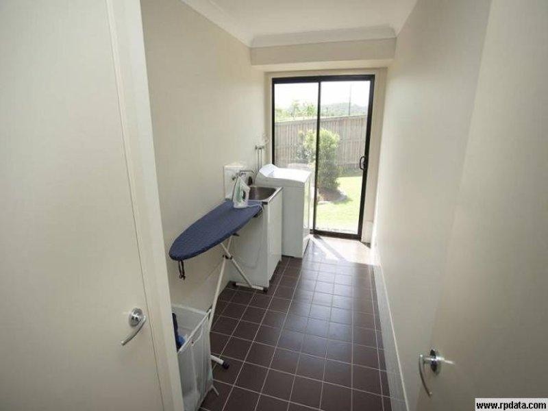 1 Wunburra   Cir, Pacific Pines QLD 4211
