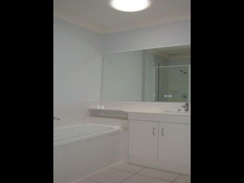 20 Santana Rd, Coomera QLD 4209