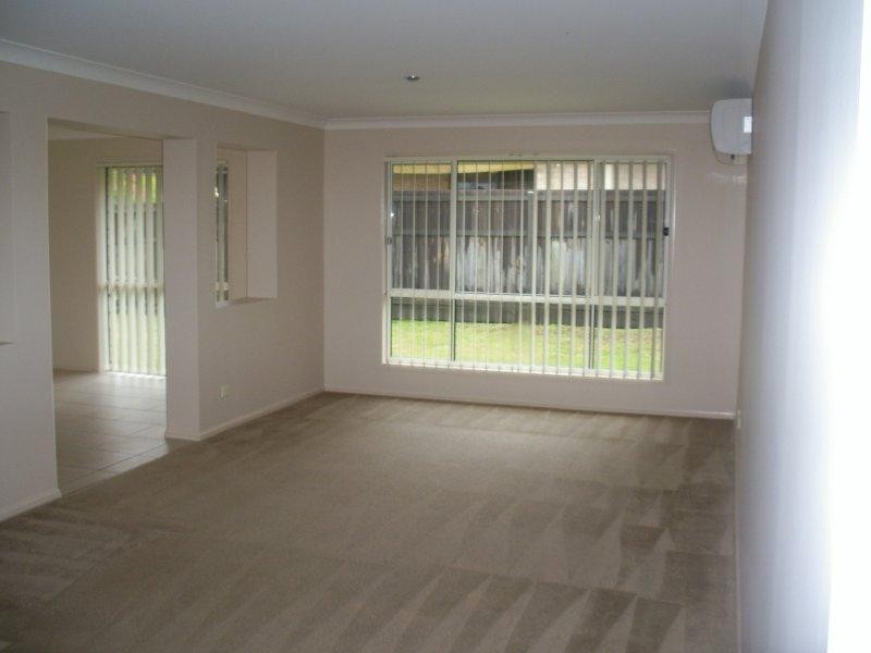 15 Ridgemont St, Upper Coomera QLD 4209