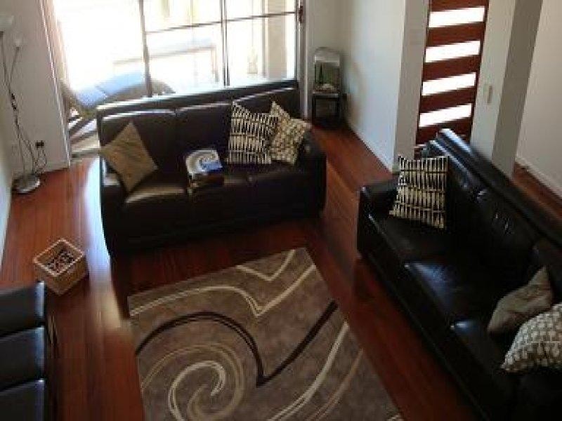 2/5 Nankeen  Ave, Paradise Point QLD 4216