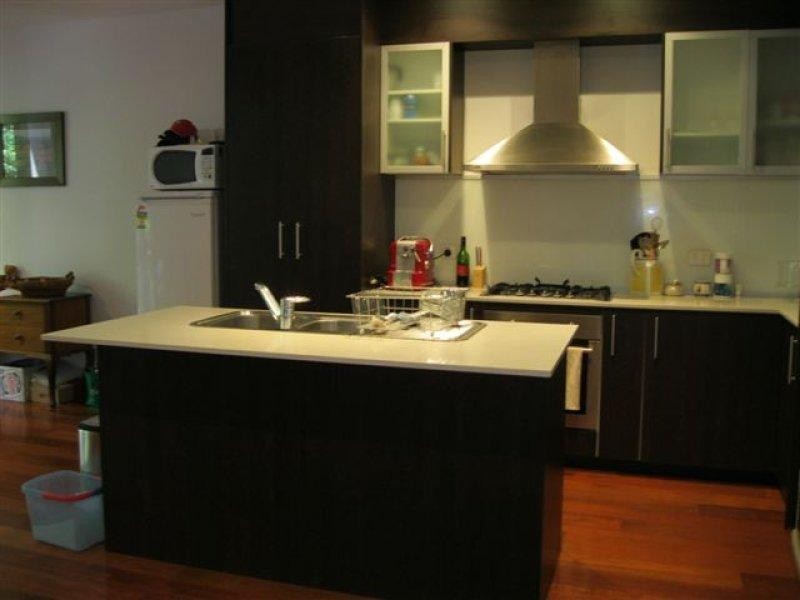 2/5 Nankeen  Ave, Paradise Point QLD 4216