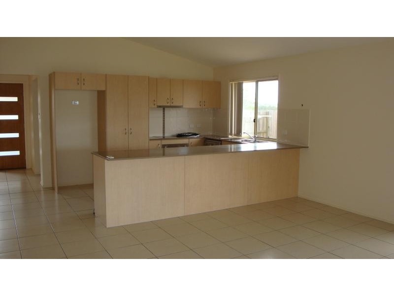 8 Paris Pde, Ormeau QLD 4208