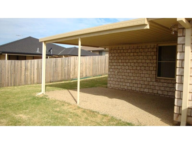 8 Paris Pde, Ormeau QLD 4208