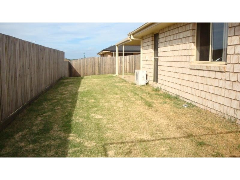 8 Paris Pde, Ormeau QLD 4208