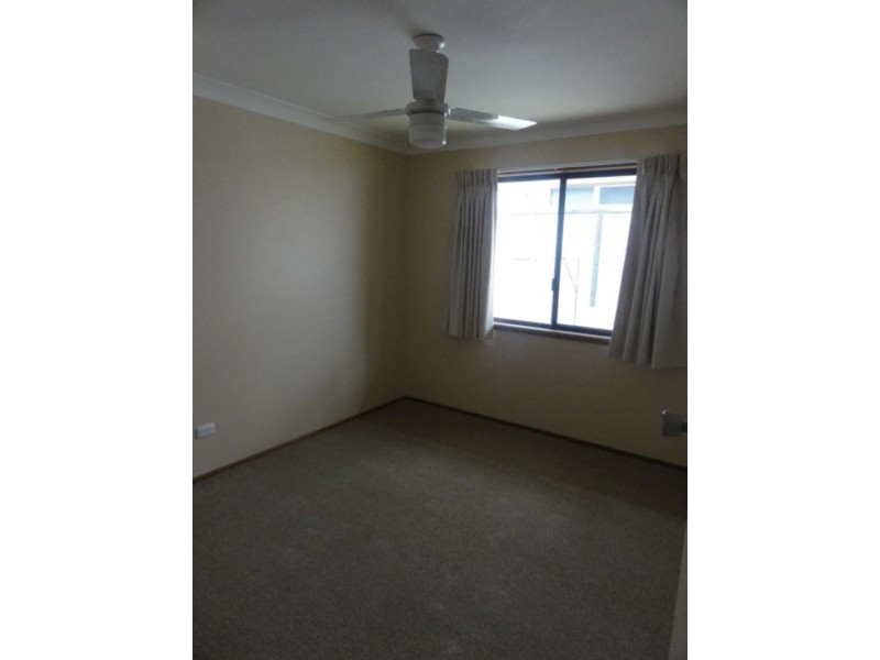 1/411 Bayview St, Paradise Point QLD 4216