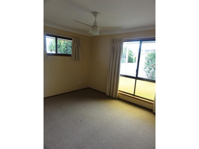 1/411 Bayview St, Paradise Point QLD 4216