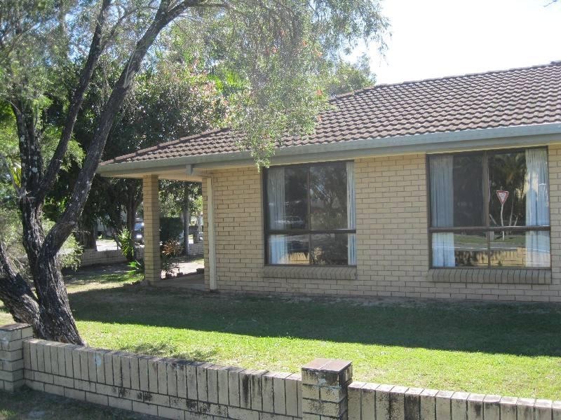 1/411 Bayview St, Paradise Point QLD 4216