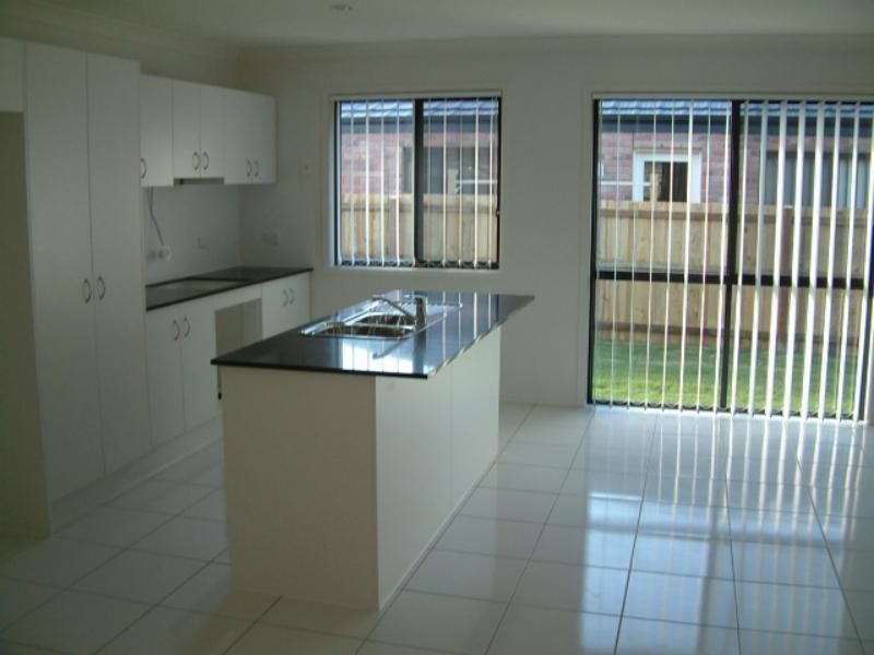 14 Zachary St, Eagleby QLD 4207