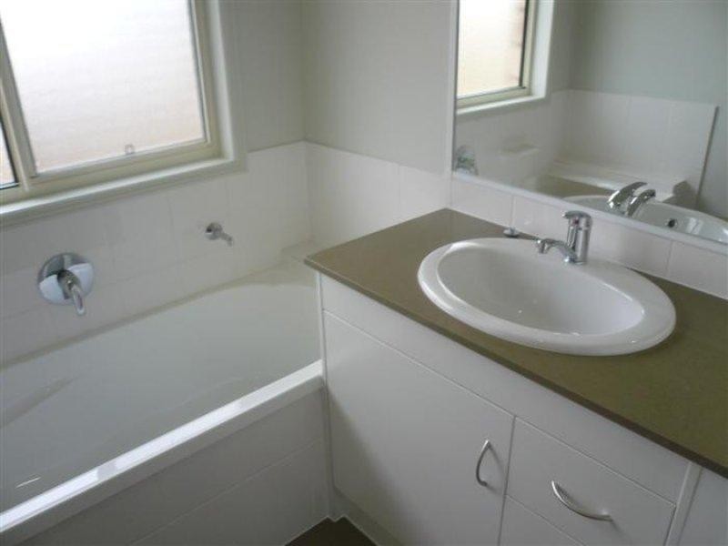 3 Anna Ave, Ormeau QLD 4208