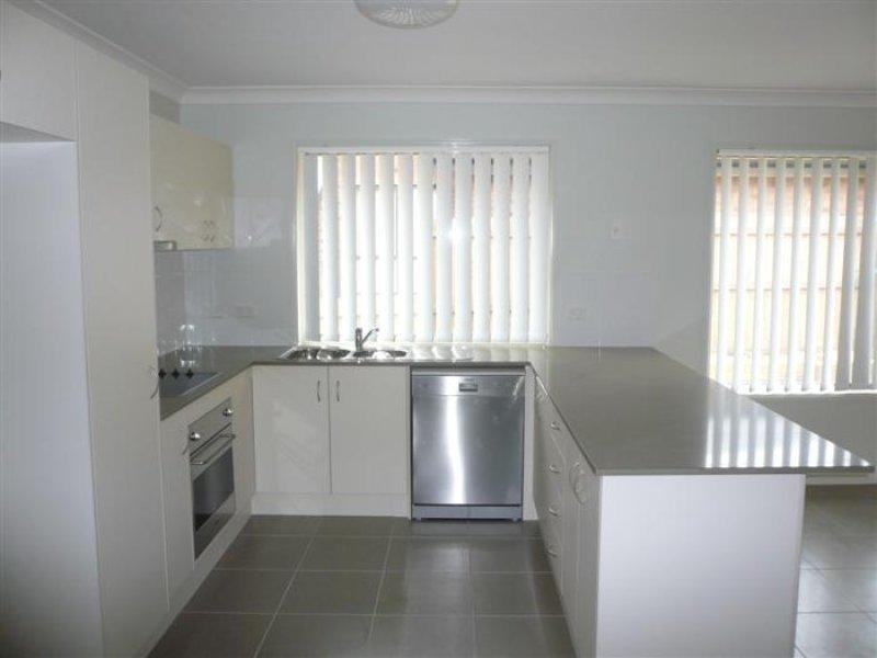 3 Anna Ave, Ormeau QLD 4208