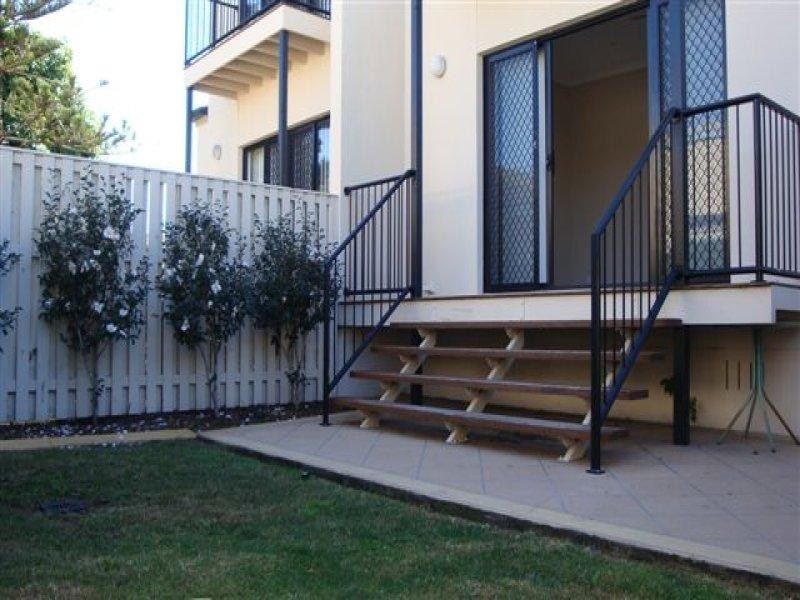 1/26 Muscovey  Ave, Paradise Point QLD 4216