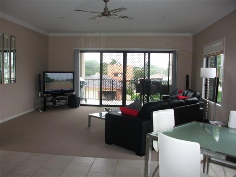 1/26 Muscovey  Ave, Paradise Point QLD 4216