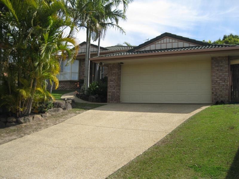 51 Ballybunion Dr, Parkwood QLD 4214