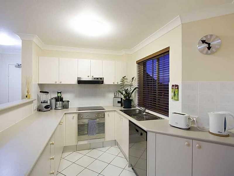 5/9 Errol Ave, Paradise Point QLD 4216