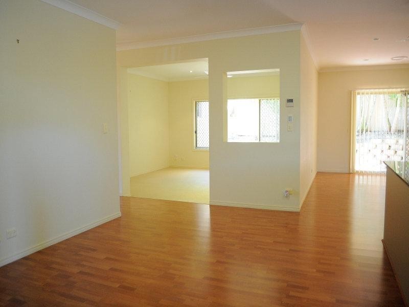 4 Portreeves Pl, Arundel QLD 4214