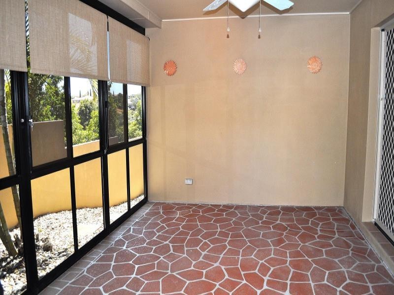 4 Portreeves Pl, Arundel QLD 4214