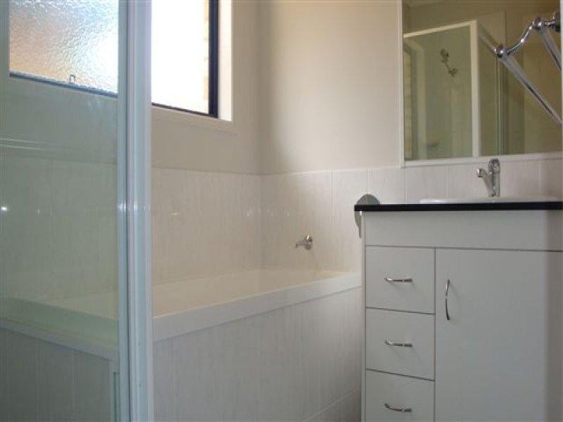 11 Christopher  St, Pimpama QLD 4209