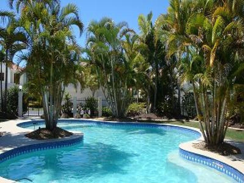 8872 Magnolia Dr, Hope Island QLD 4212