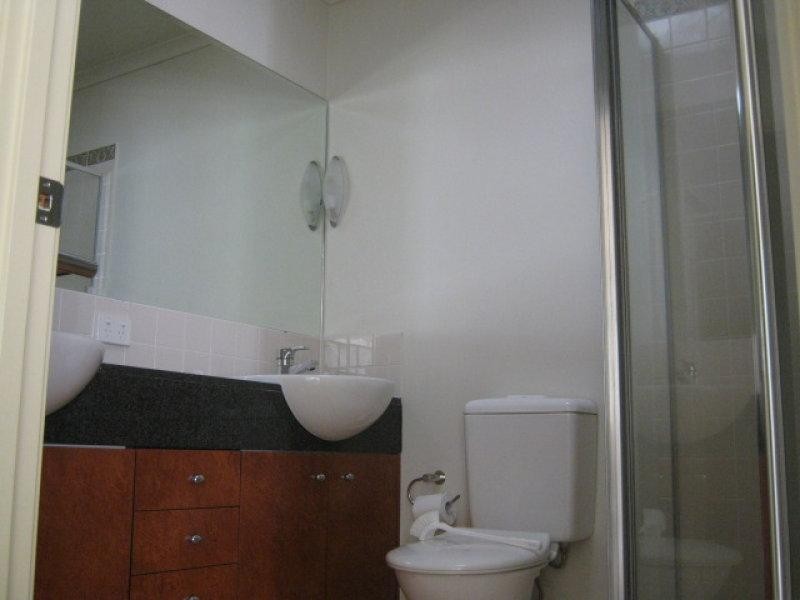 8872 Magnolia Dr, Hope Island QLD 4212