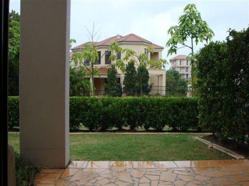 8872 Magnolia Dr, Hope Island QLD 4212