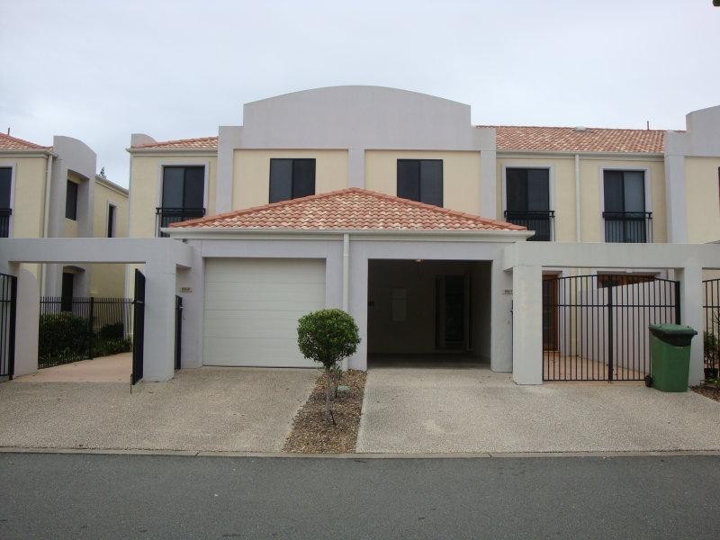 8847 Magnolia  Dr, Hope Island QLD 4212