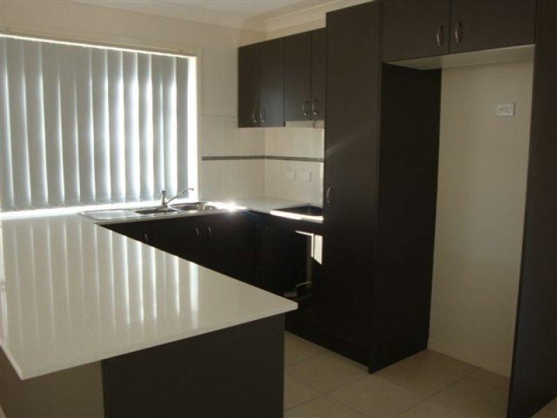 37 Christopher St, Pimpama QLD 4209