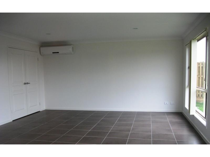 8 Vista Ct, Windaroo QLD 4207