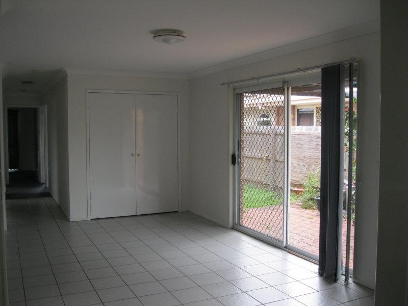 11 Trevor Dr, Coombabah QLD 4216