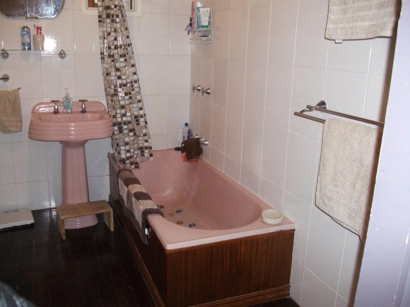 27 Lind Ave, Southport QLD 4215