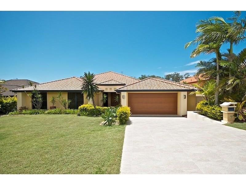 7 Midhurst Ct, Arundel QLD 4214
