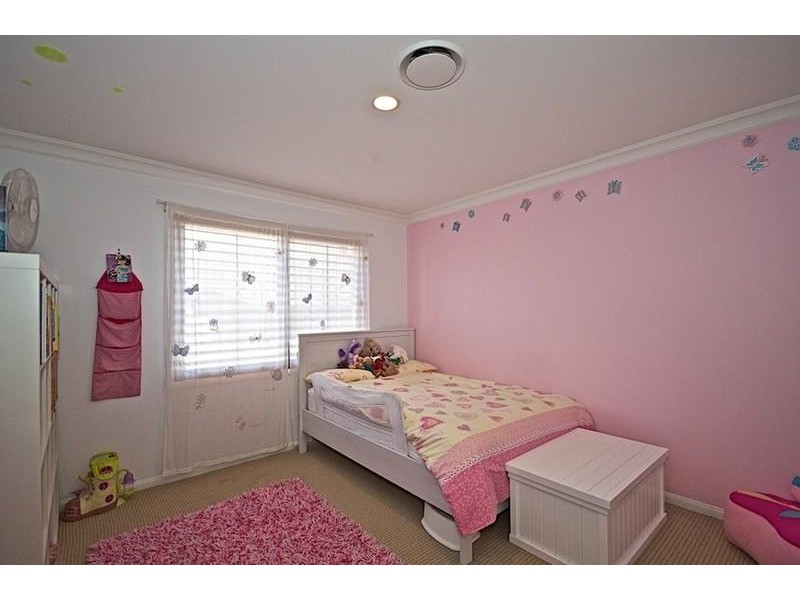 7 Midhurst Ct, Arundel QLD 4214