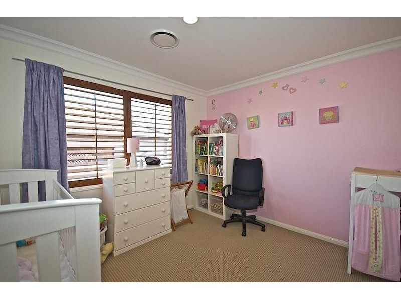 7 Midhurst Ct, Arundel QLD 4214