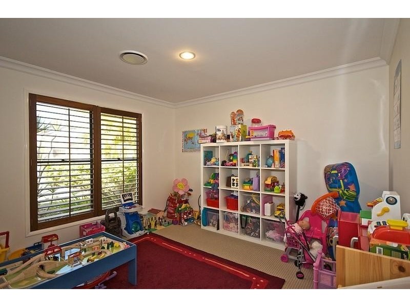 7 Midhurst Ct, Arundel QLD 4214