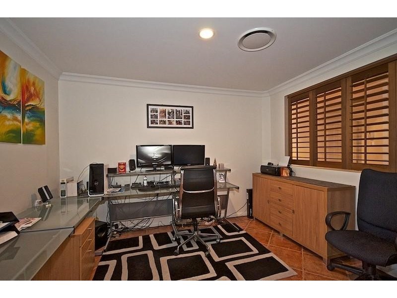 7 Midhurst Ct, Arundel QLD 4214