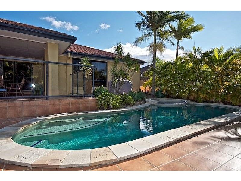 7 Midhurst Ct, Arundel QLD 4214