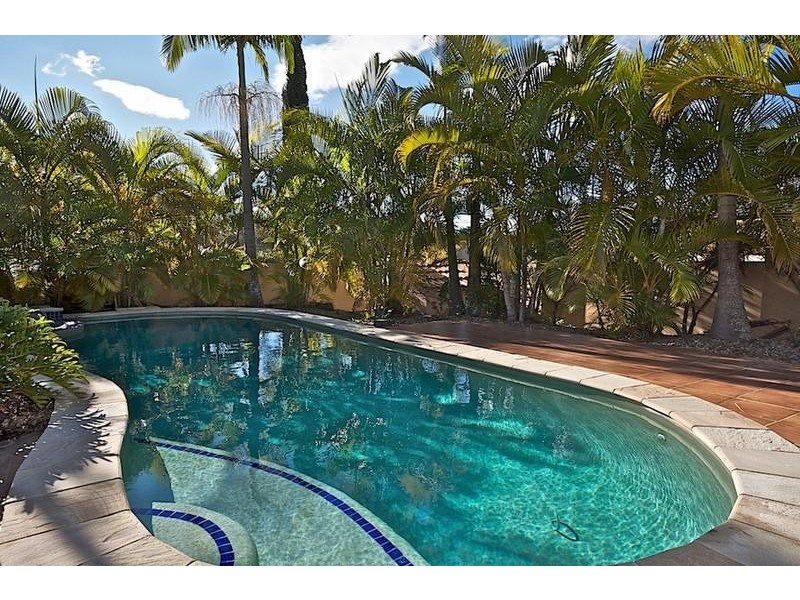 7 Midhurst Ct, Arundel QLD 4214