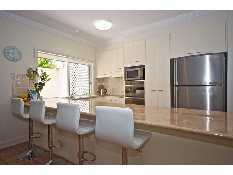 17 Pearson Cl, Arundel QLD 4214