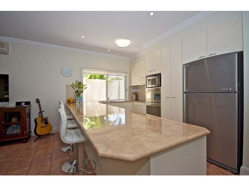 17 Pearson Cl, Arundel QLD 4214