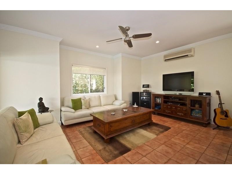 17 Pearson Cl, Arundel QLD 4214