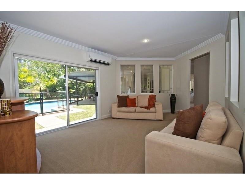 17 Pearson Cl, Arundel QLD 4214