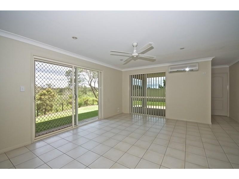 84 Golden Bear Dr, Arundel QLD 4214