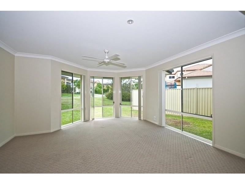 84 Golden Bear Dr, Arundel QLD 4214