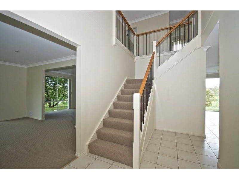 84 Golden Bear Dr, Arundel QLD 4214