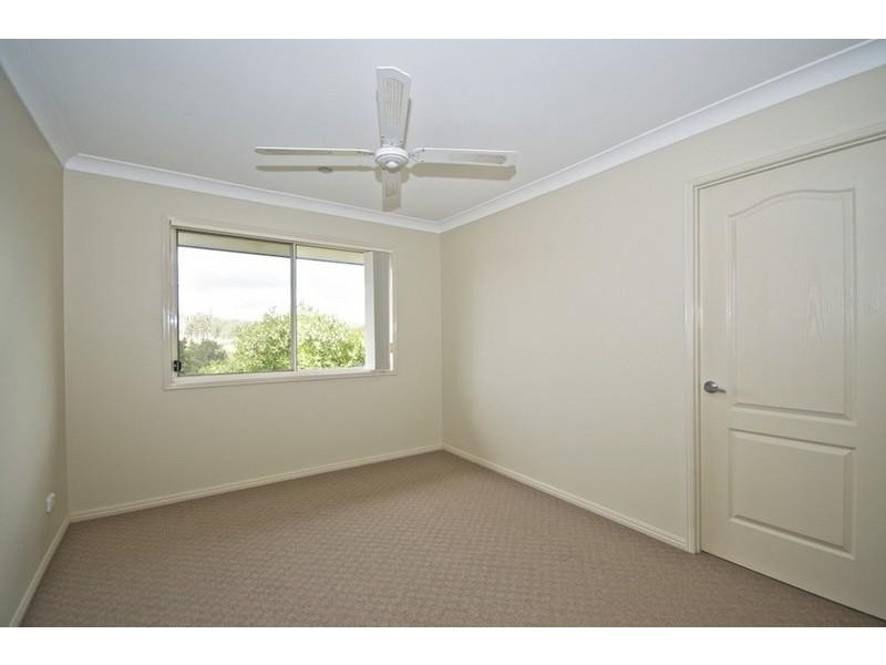 84 Golden Bear Dr, Arundel QLD 4214